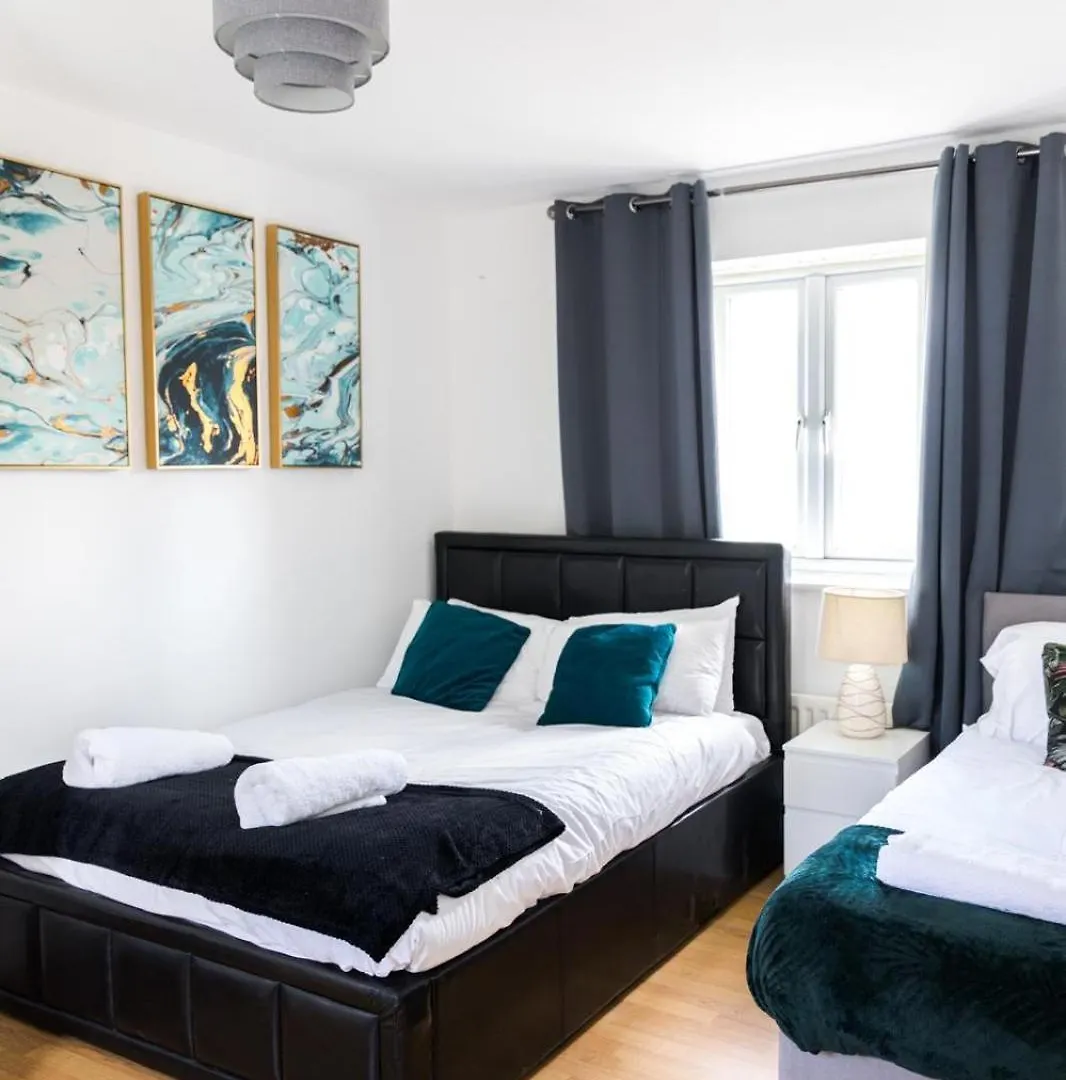 Barking Leisure And Contractor Stays London
