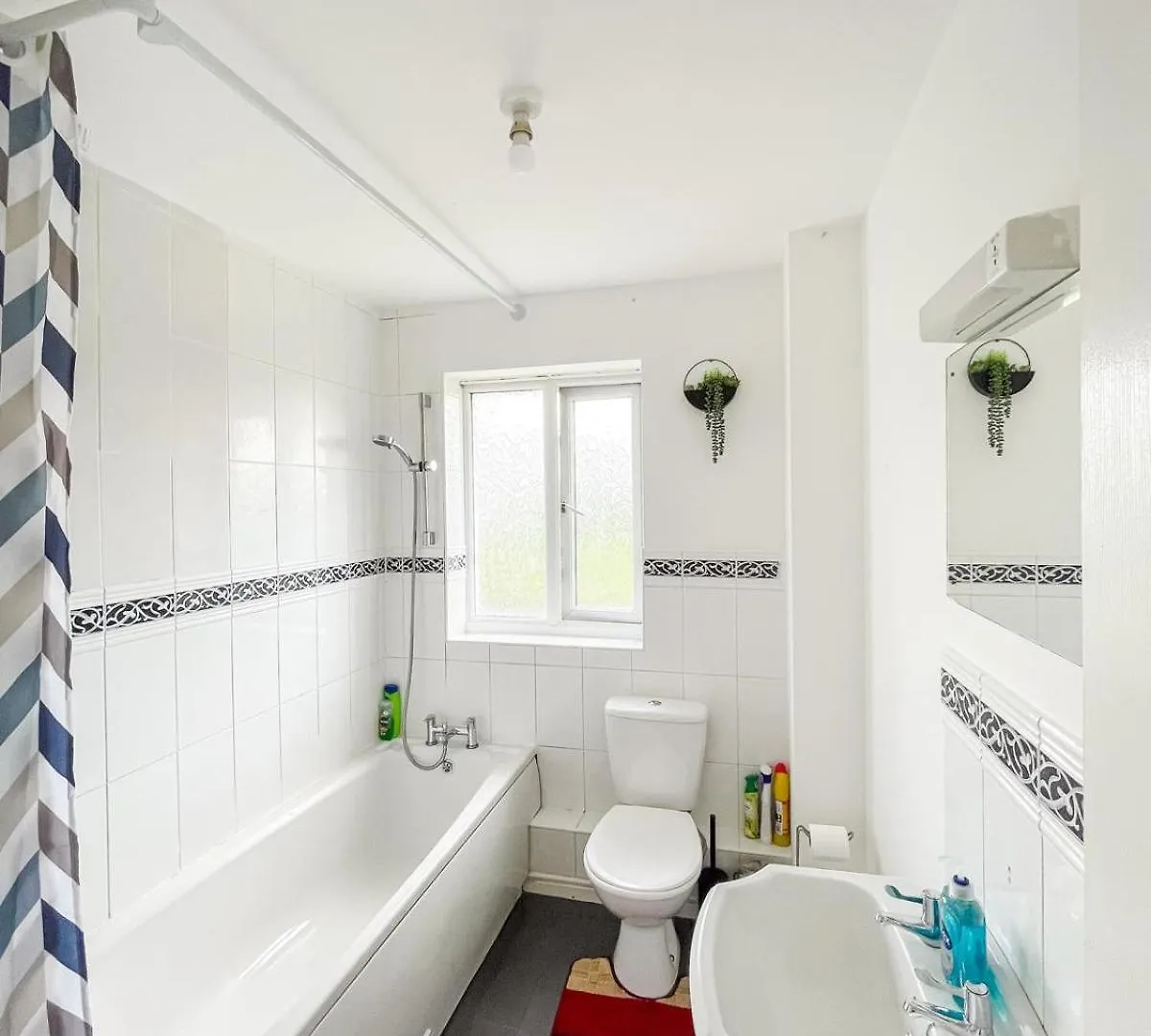 Barking Leisure And Contractor Stays London 0*,